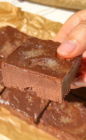Chocolate banana freezer fudge bars